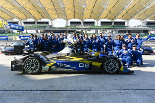 Group photo of participants at the MICHELIN Pilot Sport Experience 2015 