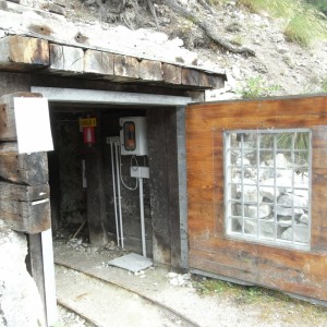 Miniera della Bagnada: ingresso alle gallerie principali  